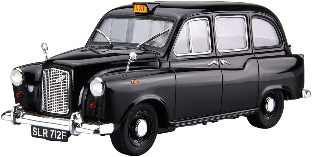 Aoshima 1/24 The Model Car No. 68 FX-4 London Taxi '68