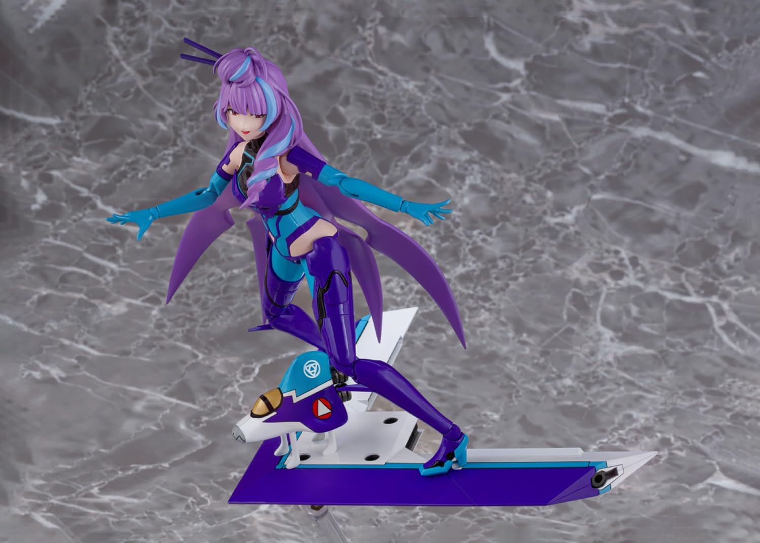 Aoshima V.F.G. No.MC-17 Macross Delta VF-31J Siegfried Mikumo Guynemer - BanzaiHobby