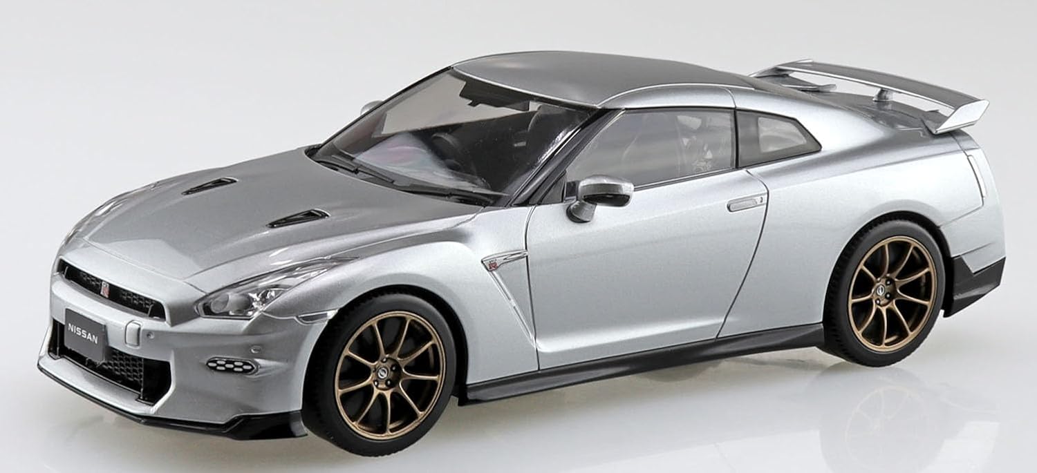 Aoshima 065471 1/32 Bunka Kyozai No. 03-UM Nissan R35 NISSAN GT-R 2024 Ultimate Metal Silver - BanzaiHobby