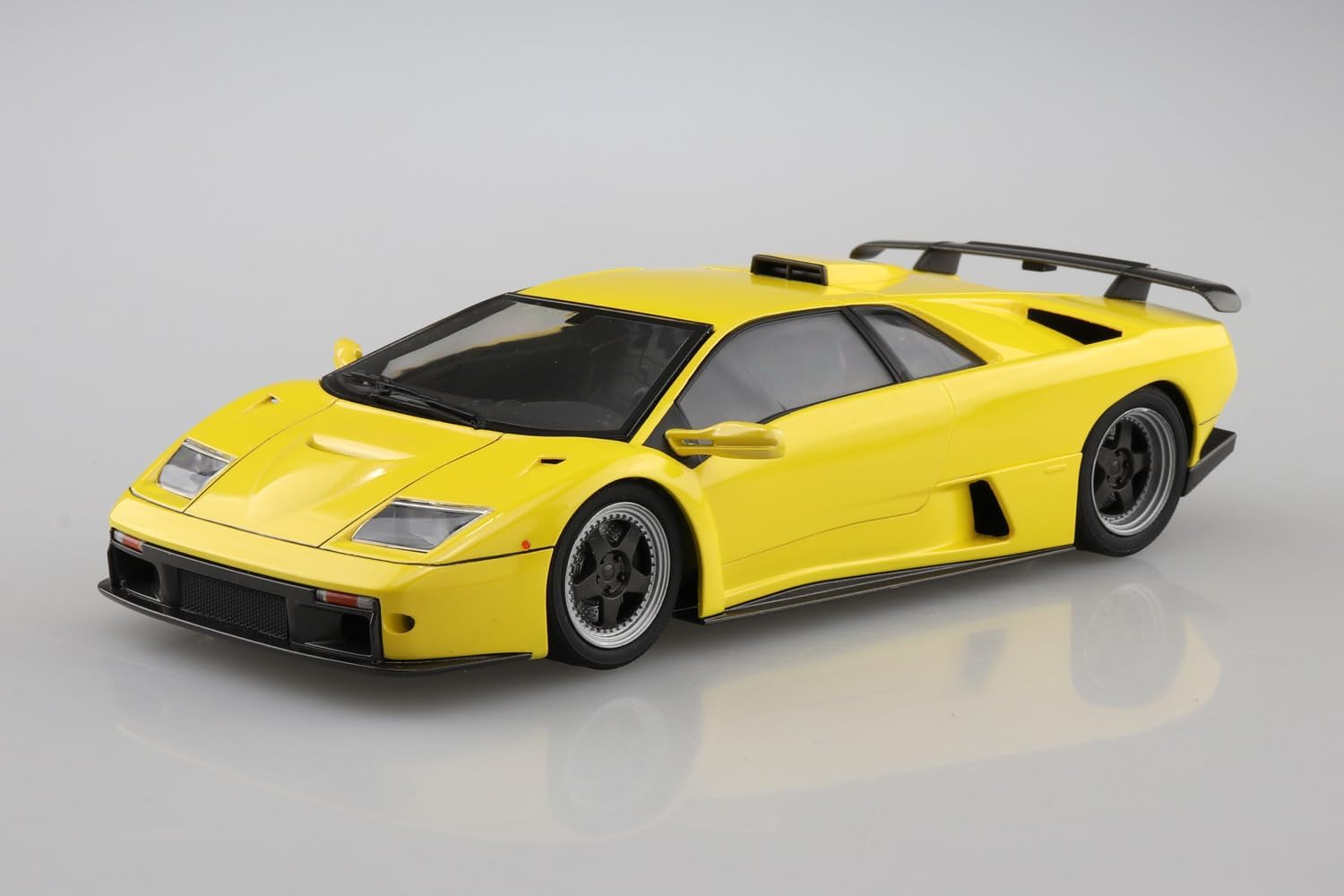 Aoshima 1/24 The Supercar No. 5 1999 Lamborghini Diablo GT