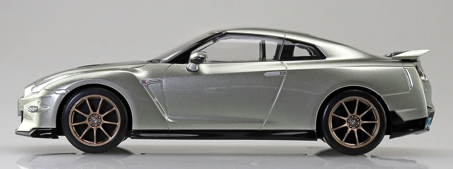 Aoshima 065457 1/32 Bunka Kyozai No. 03-MJ Nissan R35 NISSAN GT-R 2024 Millennium Jade - BanzaiHobby