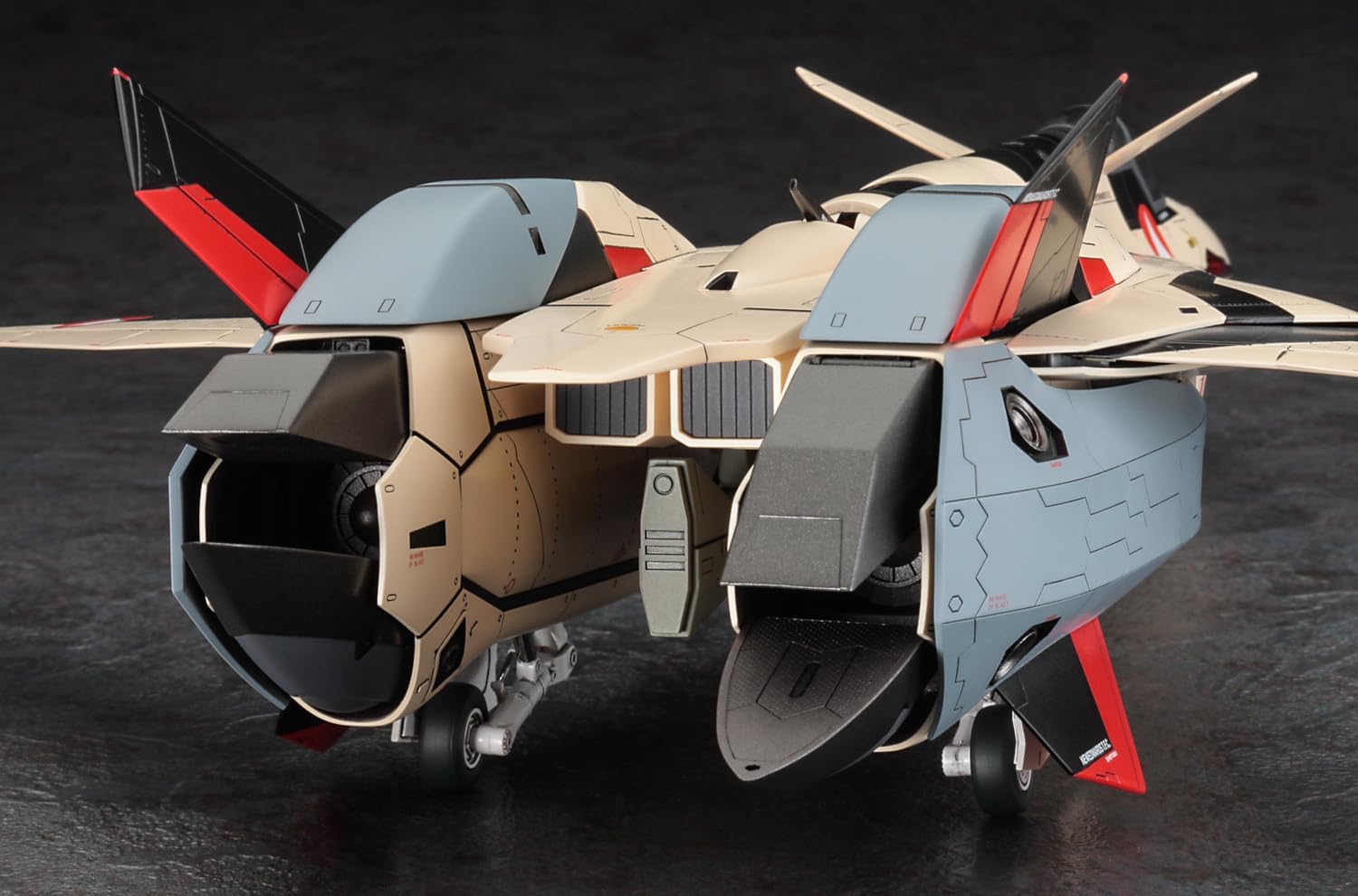 Hasegawa 65888 1/48 Macross Plus YF-19 w/Fast Pack - BanzaiHobby