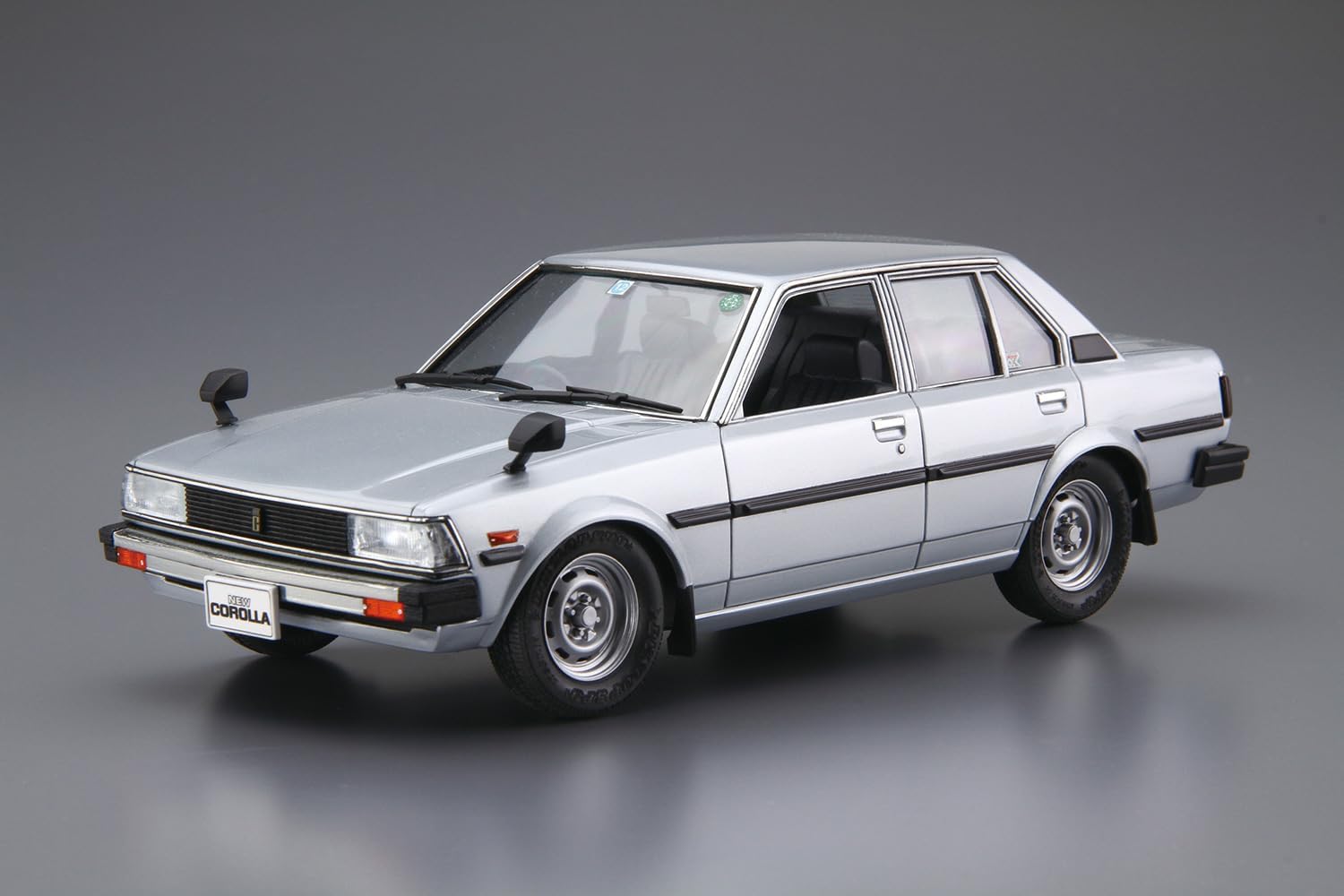 Aoshima 1/24 The Model Car No. 71 Toyota E71/70 Corolla Sedan GT/DX '79 - BanzaiHobby