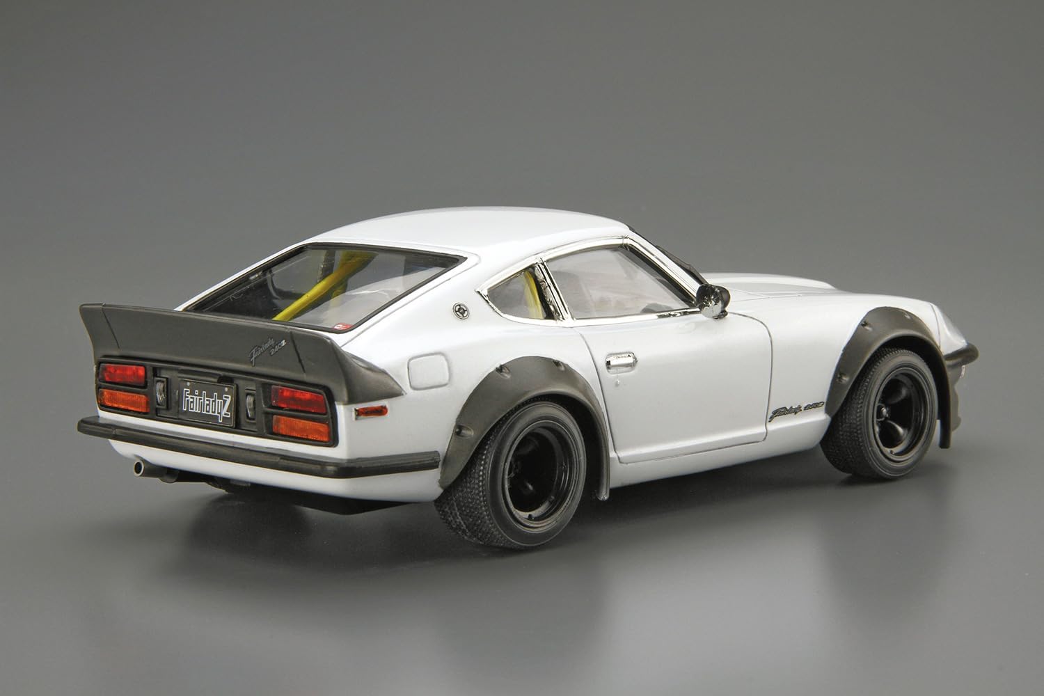 Aoshima 1/24 The Model Car Series No.128 Nissan S30 Fairlady Z Aero Custom Ver.2 '75 - BanzaiHobby