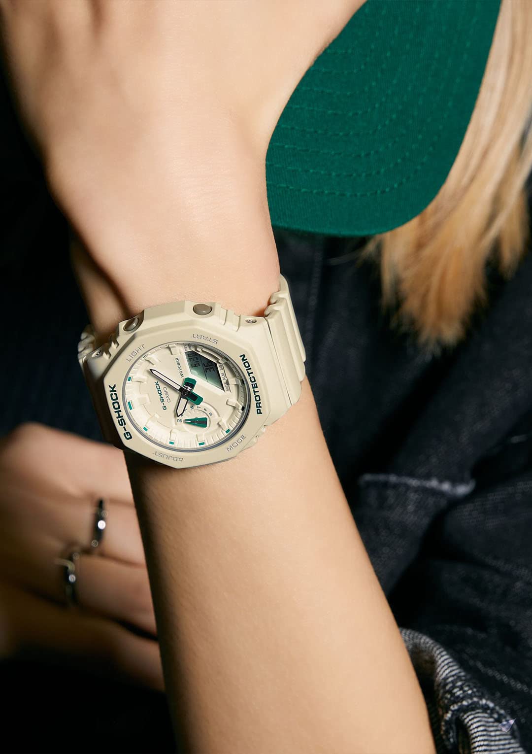 [カシオ] 腕時計 ジーショック 【国内正規品】 ミッドサイズモデル GMA-S2100GA-7AJF レディース ホワイト - BanzaiHobby