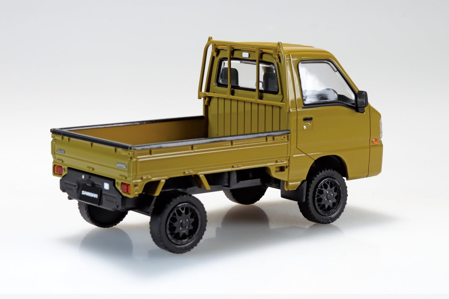Aoshima 1/32 RakuPla Snap Kit No.05CU-OE Subaru Sambar Truck Custom Wheels Olive - BanzaiHobby