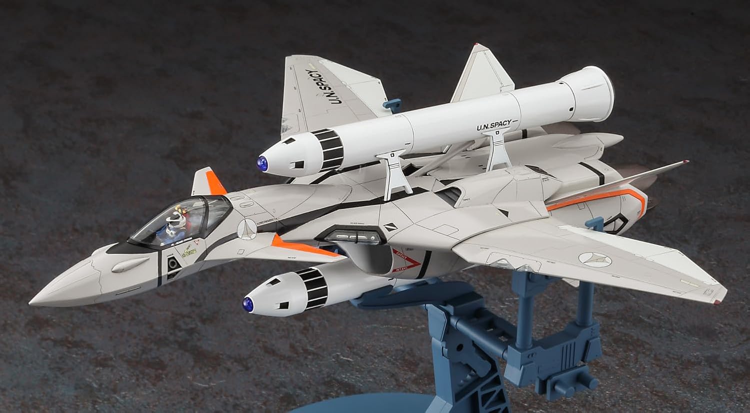 Hasegawa 65891 1/72 Macross Plus VF-11B Thunderbolt w/Rocket Booster - BanzaiHobby