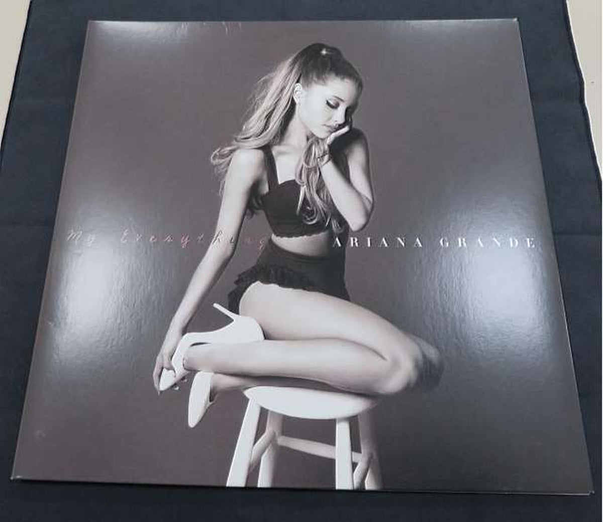 REPUBLIC This is an analog record by Ariana Grande. 00602577974441