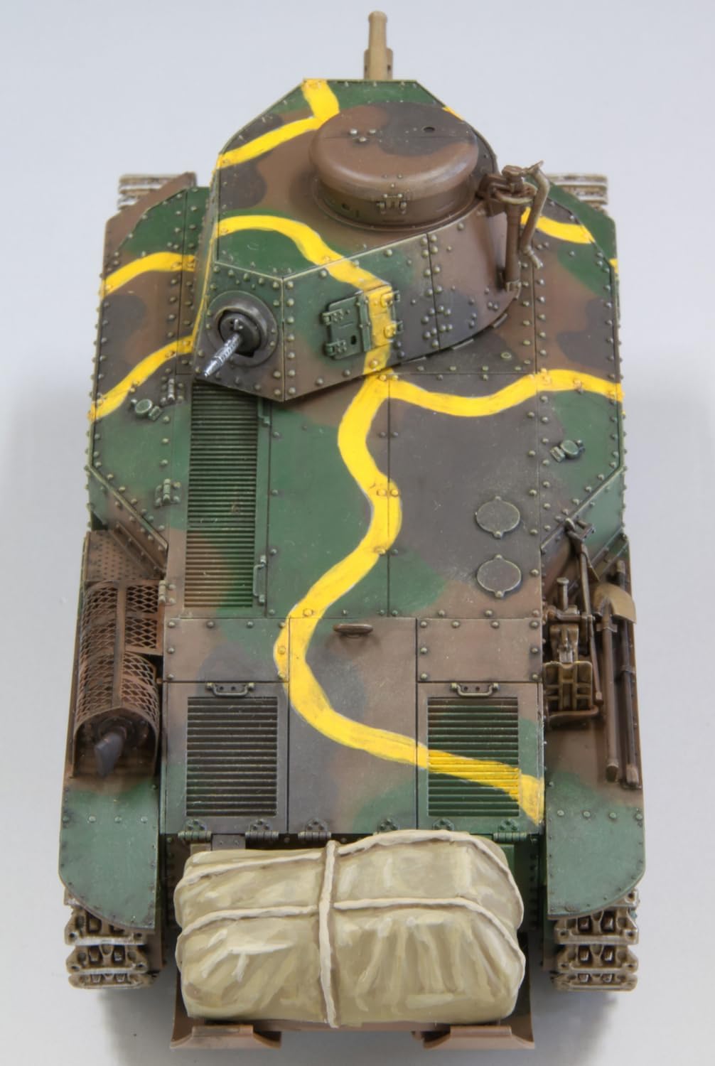 Fine Mold FM62 1/35 Military Series Imperial Army Type 89 Medium Tank, Equipped with Luggage - BanzaiHobby