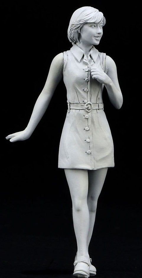 Hasegawa Datsun Fairlady 240ZG w/70`s Girls Figure - BanzaiHobby