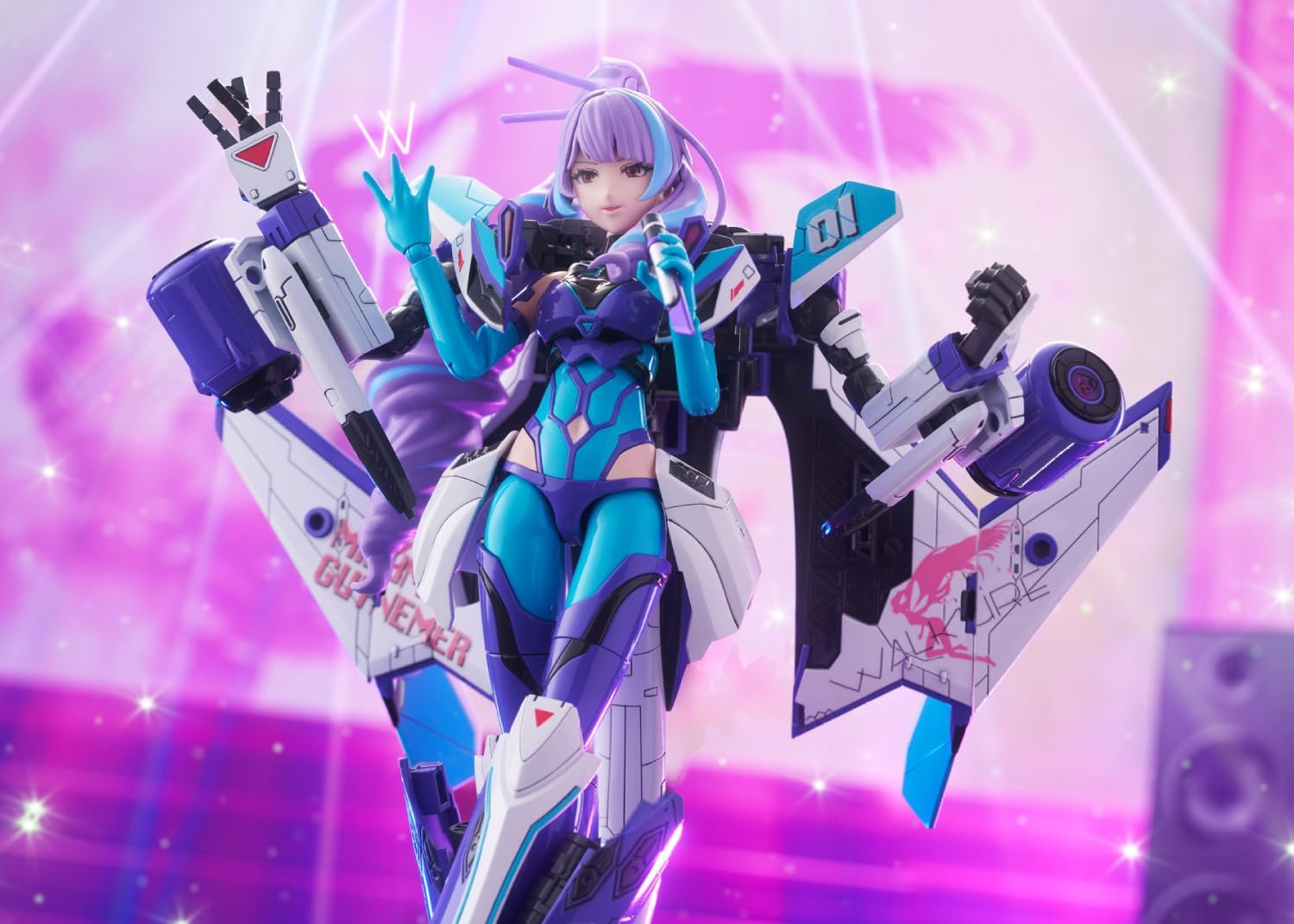 Aoshima V.F.G. No.MC-17 Macross Delta VF-31J Siegfried Mikumo Guynemer - BanzaiHobby