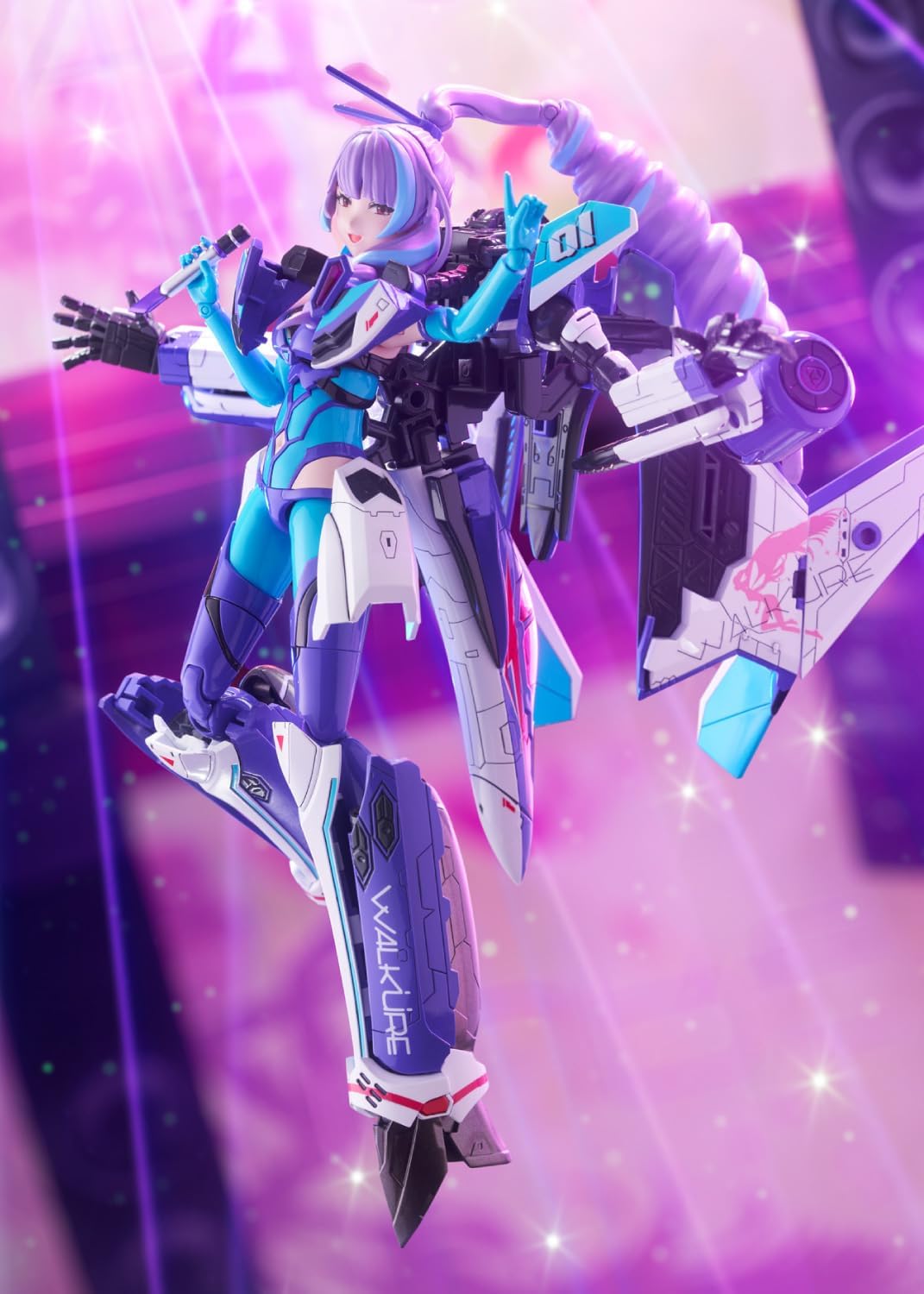 Aoshima V.F.G. No.MC-17 Macross Delta VF-31J Siegfried Mikumo Guynemer - BanzaiHobby