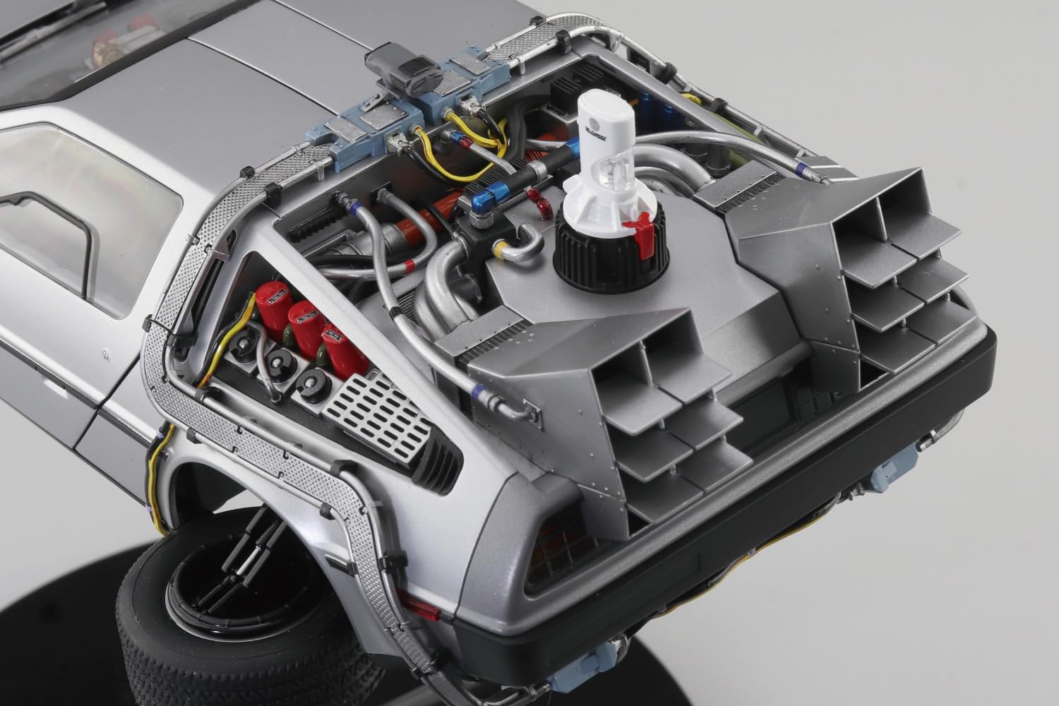 Aoshima 1/24 Movie Mecha No.BT-02 Back to the Future Part II Time Machine - BanzaiHobby