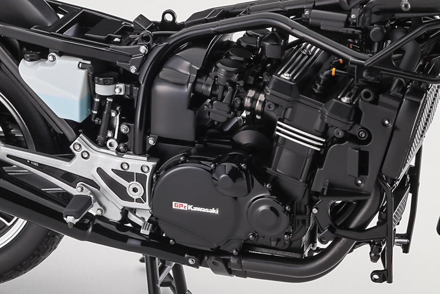 Hasegawa BK19 1/12 Kawasaki GPZ900R (A1) (1984)