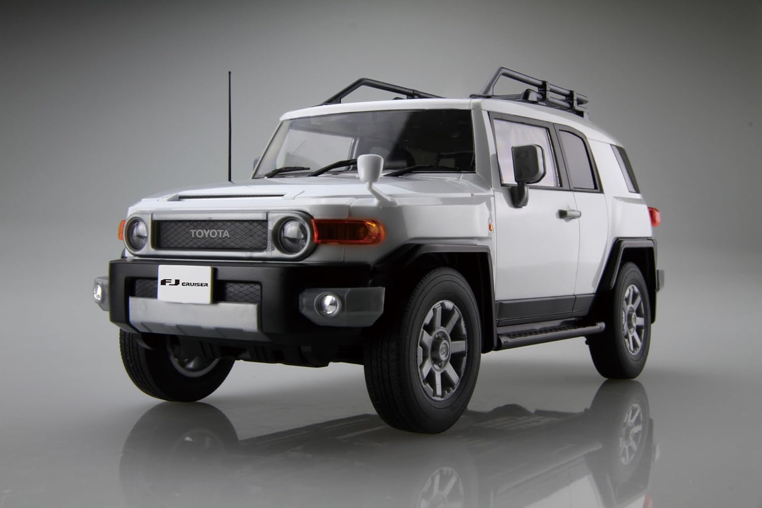 Fujimi 1/24 Car NEXT Series No.9 EX-7 Toyota FJ Cruiser (Non-Color) - BanzaiHobby