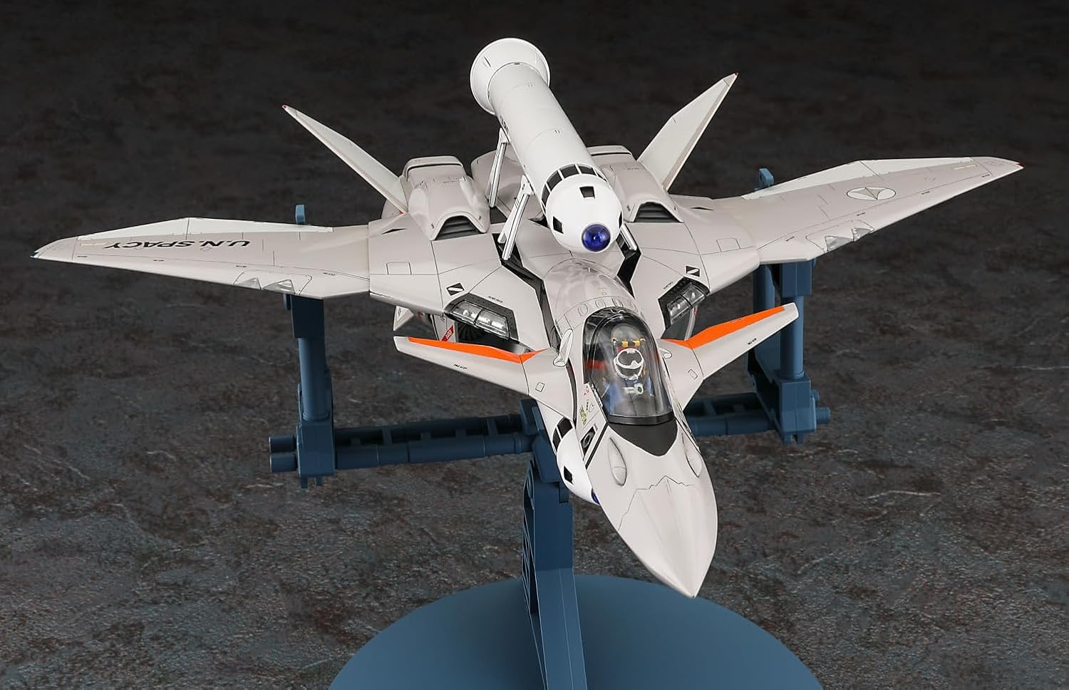 Hasegawa 65891 1/72 Macross Plus VF-11B Thunderbolt w/Rocket Booster - BanzaiHobby