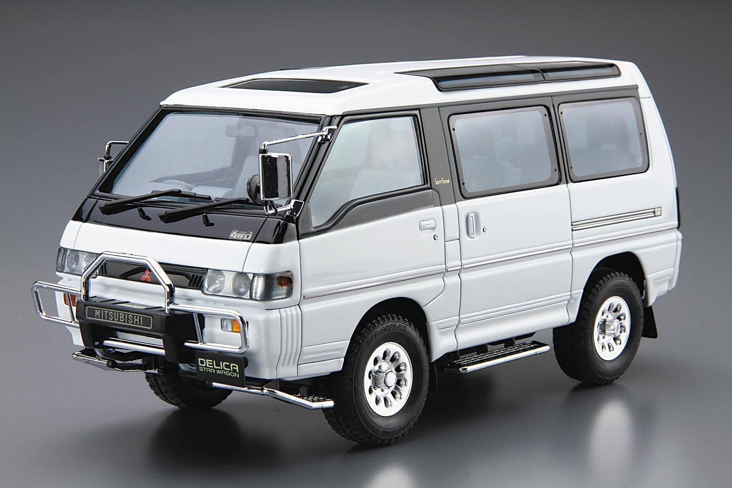 Aoshima 1/24 The Model Car Series No.27 Mitsubishi P35W Delica Star Wagon '91