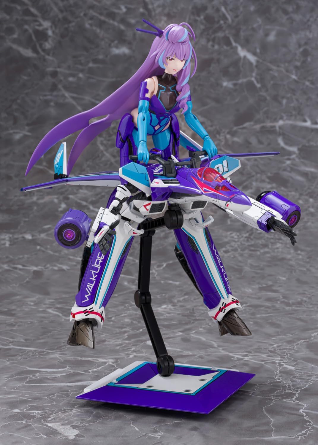 Aoshima V.F.G. No.MC-17 Macross Delta VF-31J Siegfried Mikumo Guynemer - BanzaiHobby