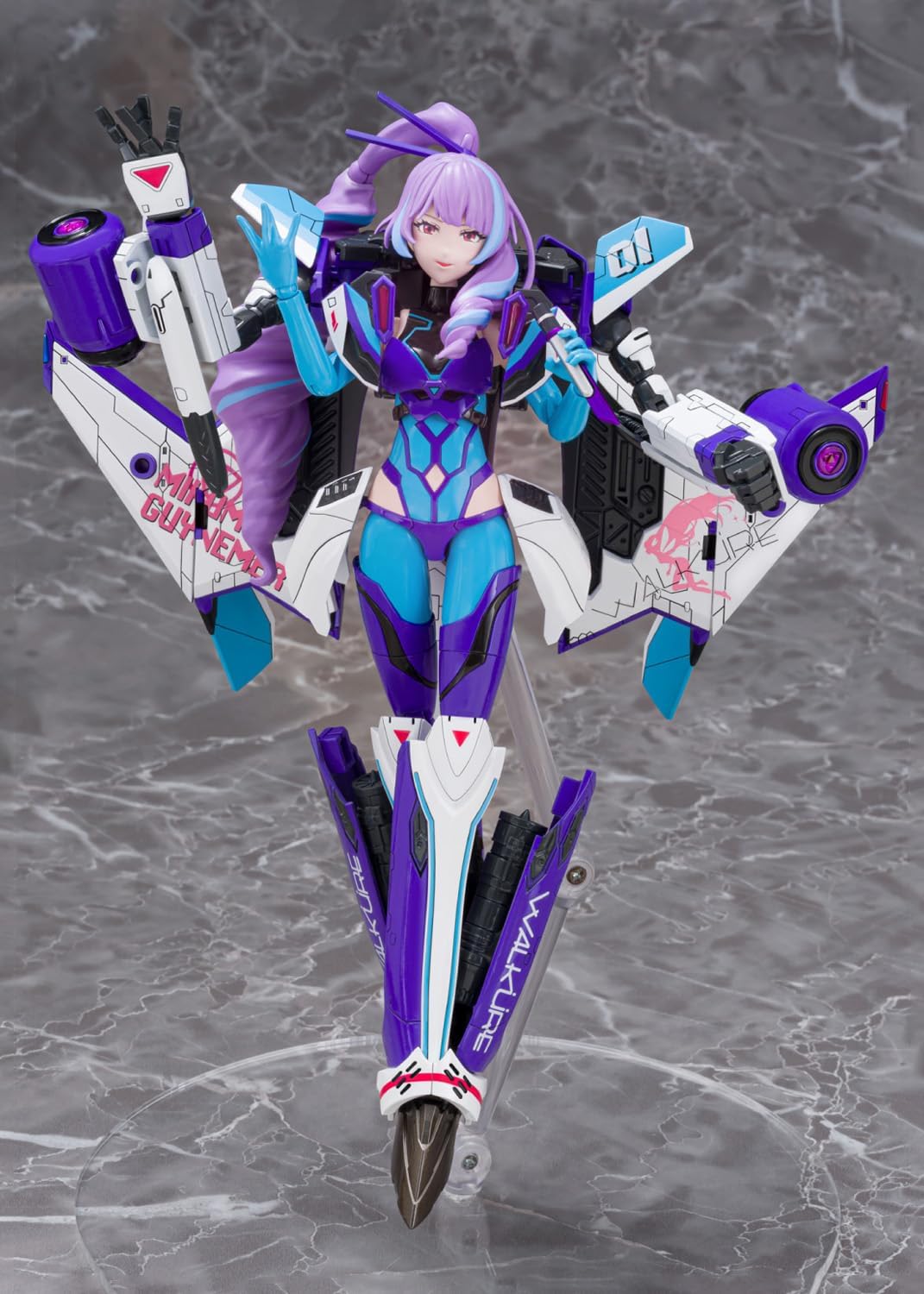 Aoshima V.F.G. No.MC-17 Macross Delta VF-31J Siegfried Mikumo Guynemer - BanzaiHobby