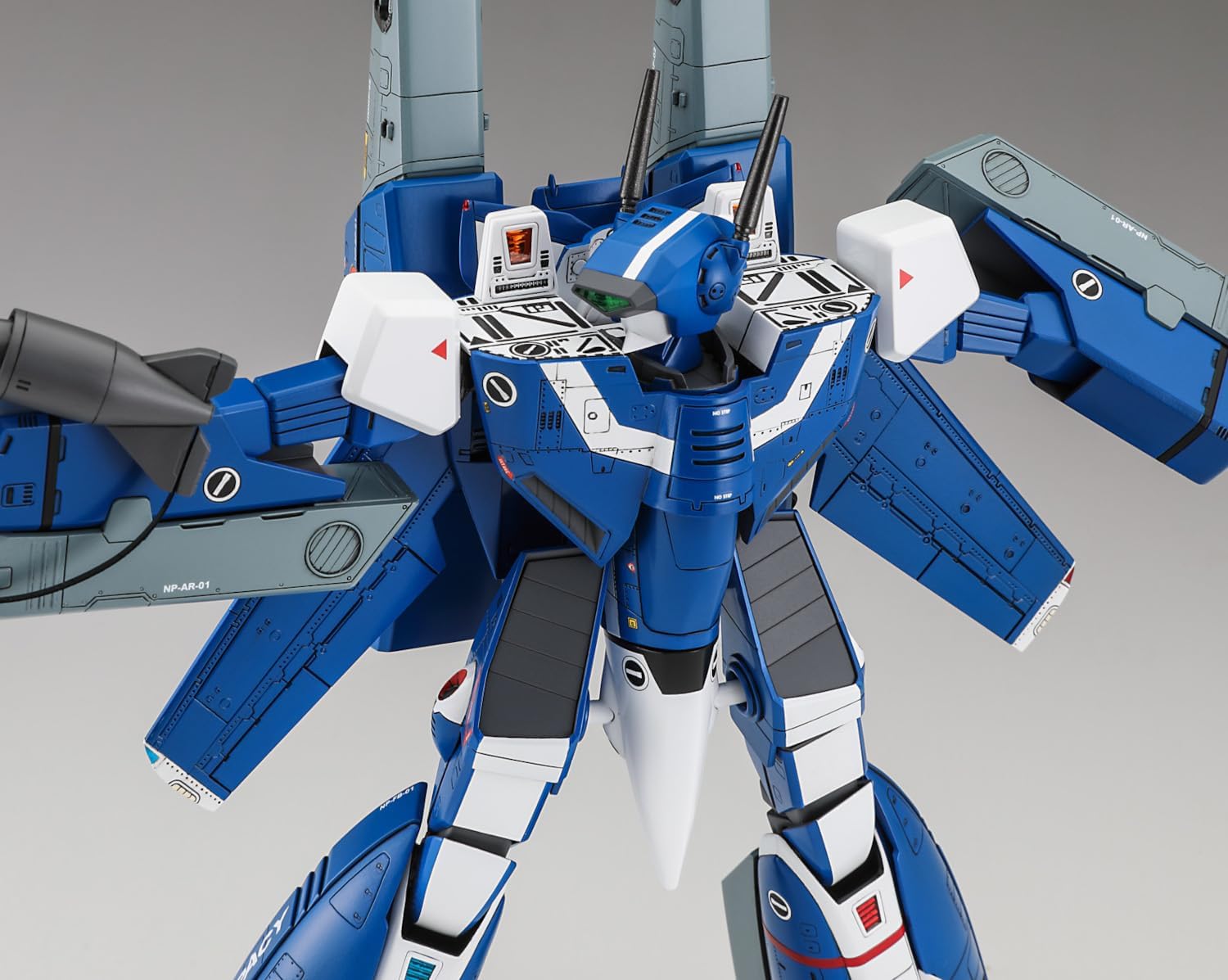 Hasegawa 65894 1/72 VF-1J Super Battroid Valkyrie Max