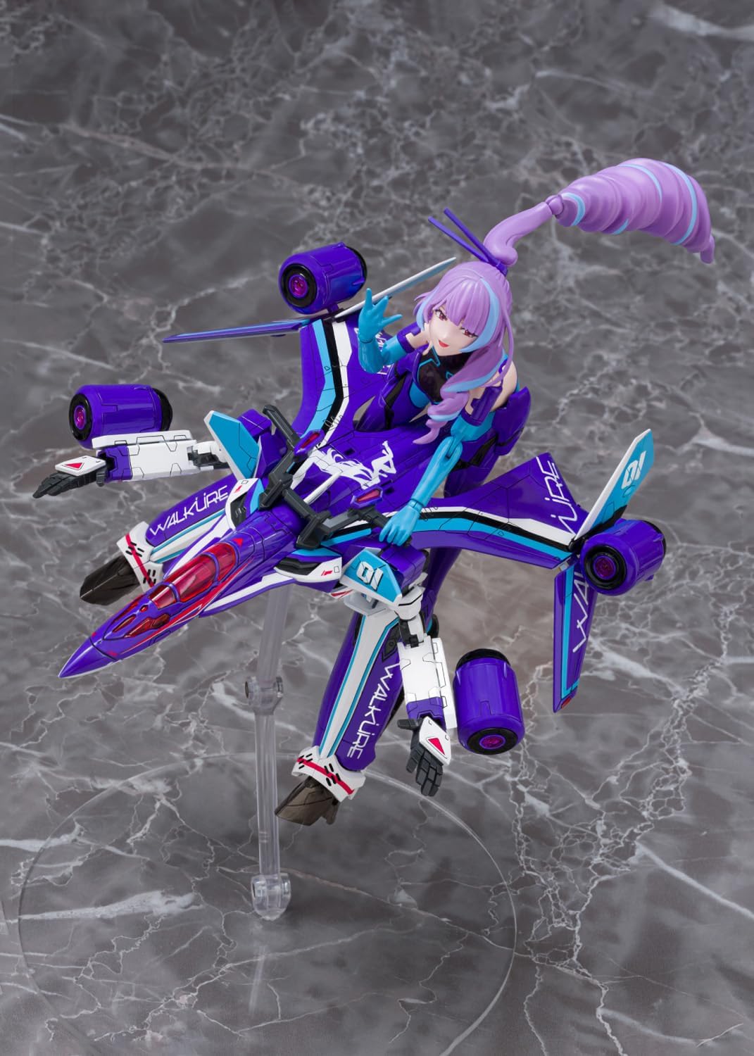 Aoshima V.F.G. No.MC-17 Macross Delta VF-31J Siegfried Mikumo Guynemer - BanzaiHobby