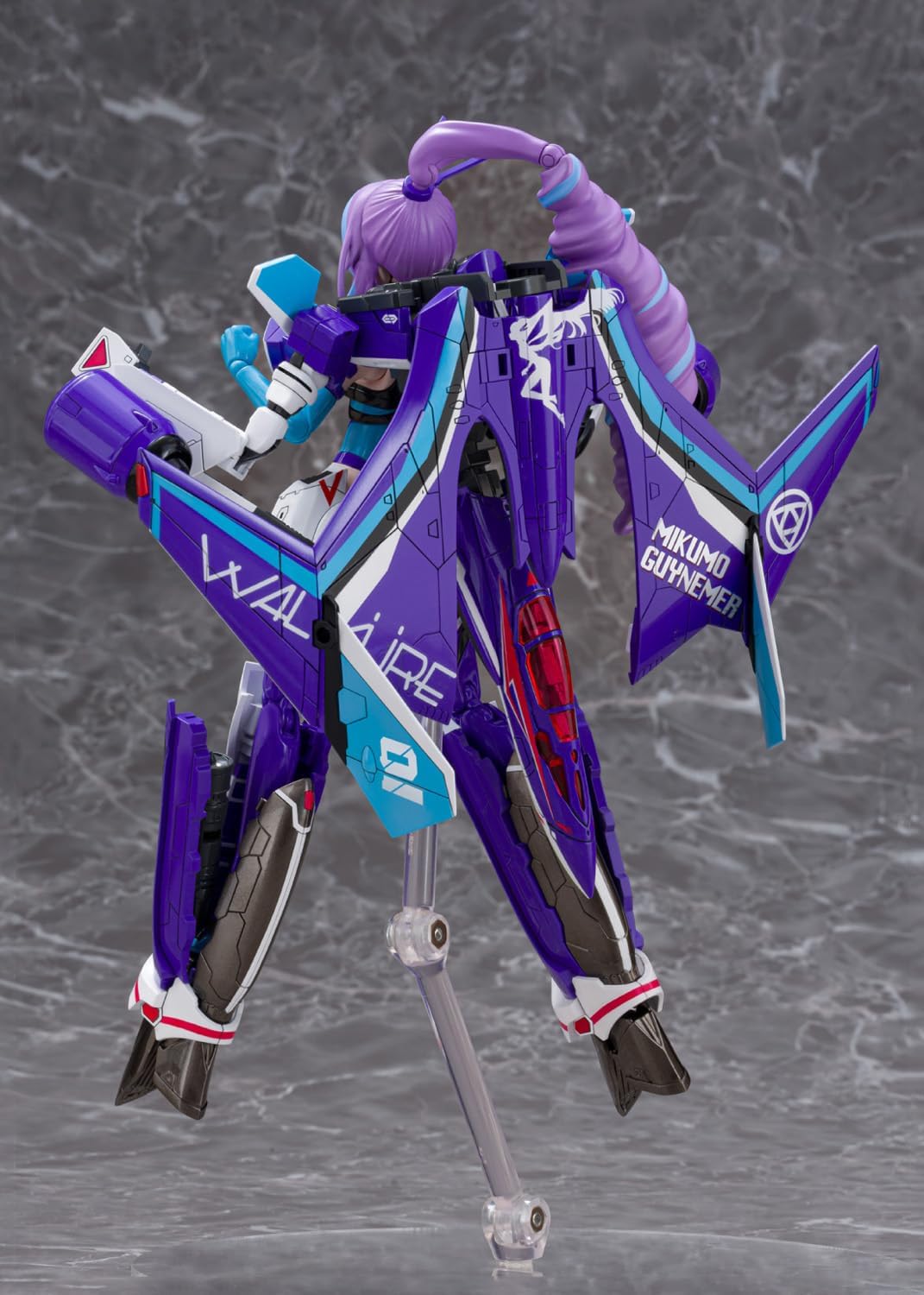 Aoshima V.F.G. No.MC-17 Macross Delta VF-31J Siegfried Mikumo Guynemer - BanzaiHobby