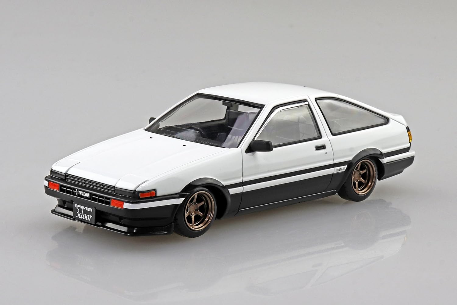 Aoshima 1/32 Easy Plastic Snap Kit No.11CU-WB Toyota Sprinter Trueno Custom (High Tech Two-tone)