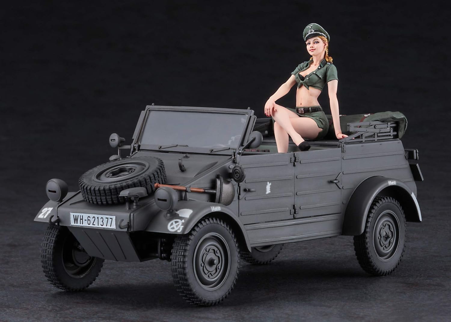 Hasegawa SP453 1/24 Pkw.K1 Cubelwagen Type 82 w/Blonde Girls Figure