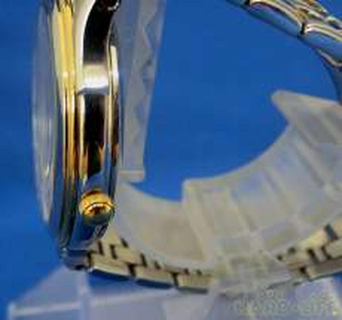 SEIKO Quartz Analog Wristwatch V181-OACO