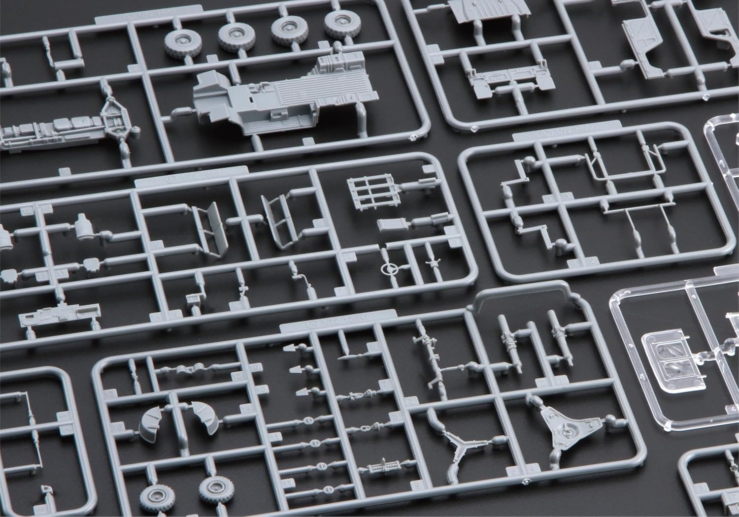 Fujimi 72M-20EX-1 1/72 JGSDF 120mm Heavy Mortar Towing Truck / 120mm RT Mortar (2 Units/2 Guns) Special Edition (with Etched Parts) - BanzaiHobby
