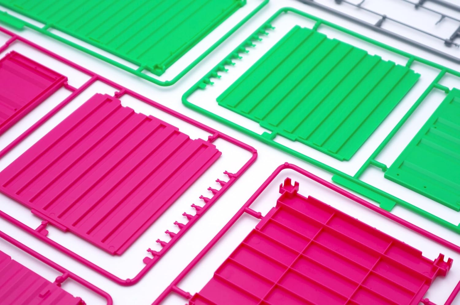 Fujimi 1/24 Car NEXT Series No.1002 20ft Container (Pink) - BanzaiHobby