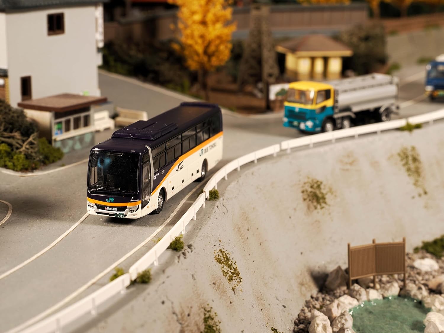 TOMYTEC The Bus Collection JR Bus Tohoku Yamagata Shinkansen Tsubasa E8 Series Color