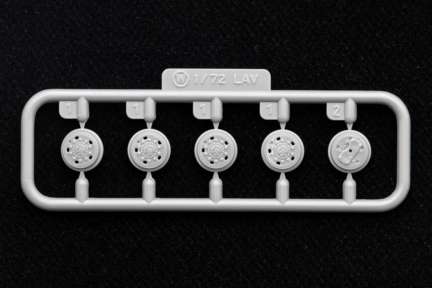 Fujimi 72M-17EX-1 1/72 JGSDF Light Armoured Vehicle (2-Cars Set) Special Edition (with Realistic Molded Tires) - BanzaiHobby