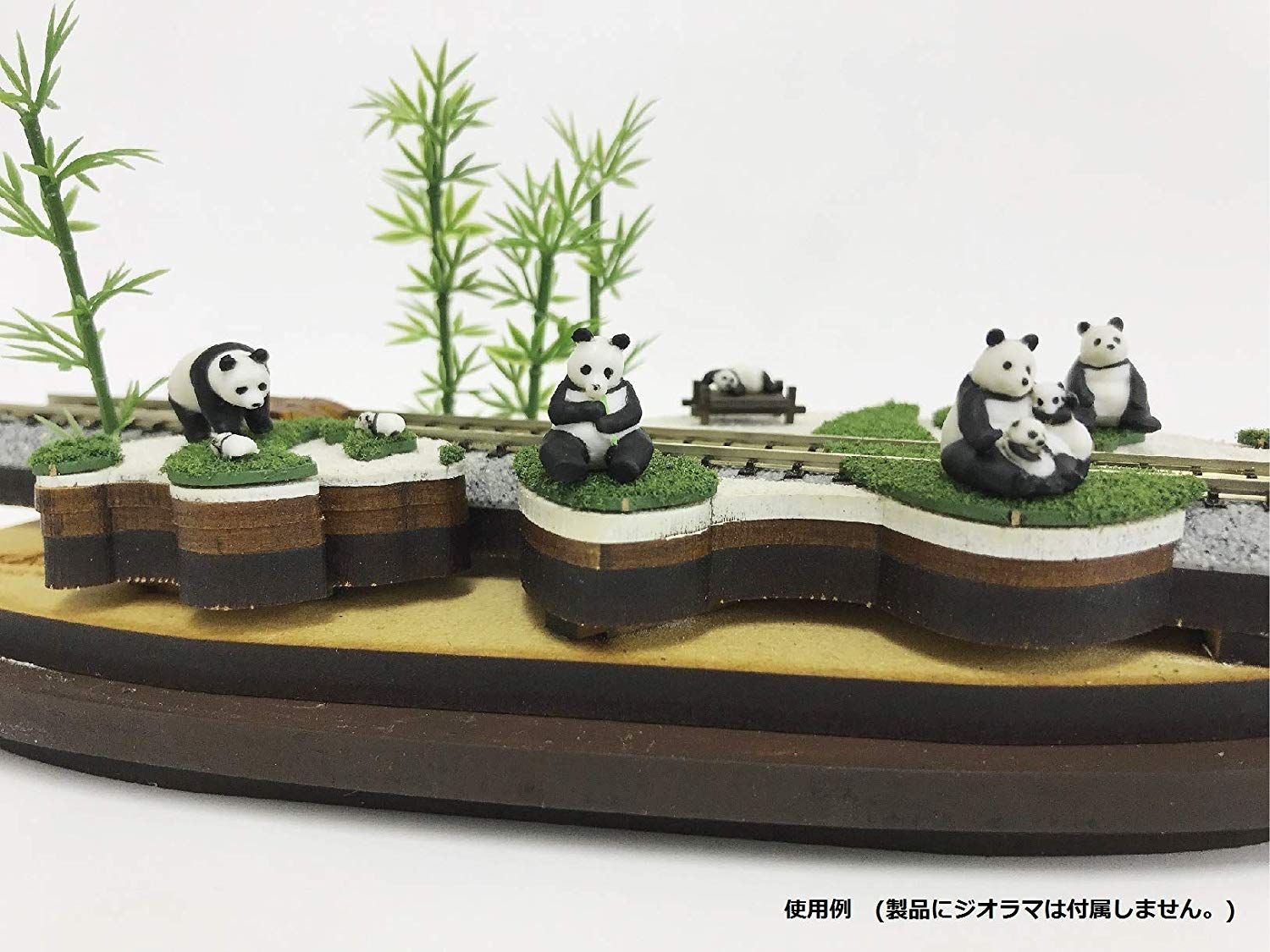 KATO Figuanimal 1/87 Panda Family (7 Pieces) - BanzaiHobby