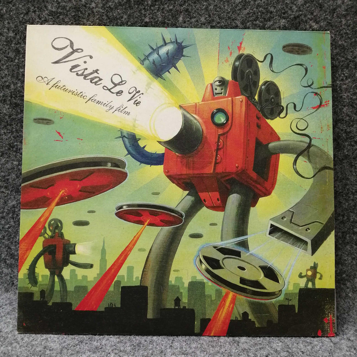F COMMUNICATIONS VISTA LE VIE「A FUTURISTIC FAMI F223LP