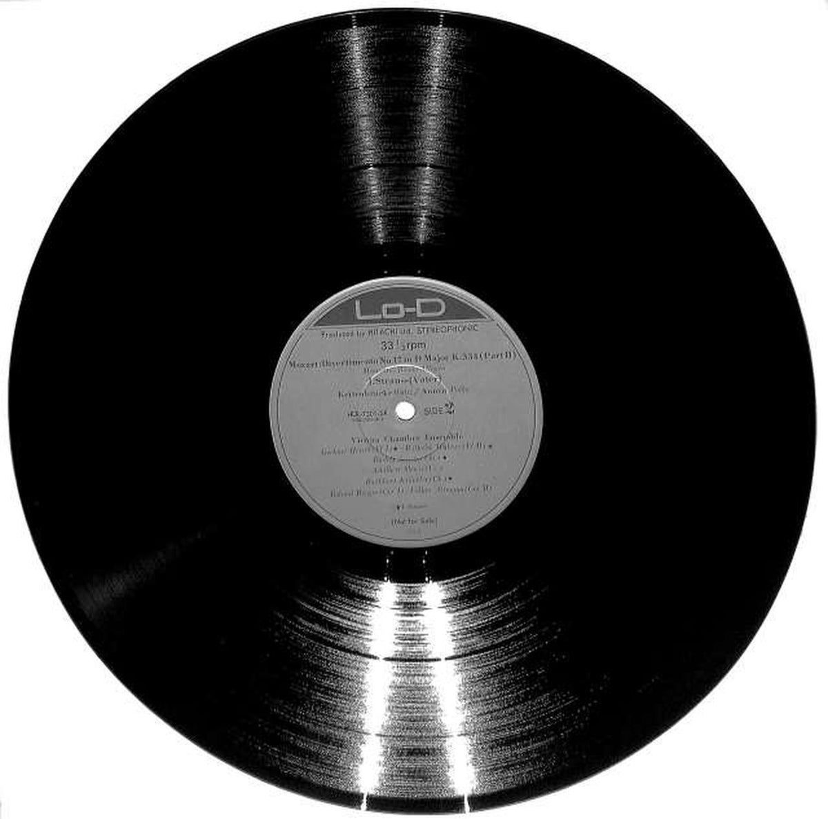 Hitachi (LO-D) Vienna Chamber Ensemble Mozart Joyous Song No. 17 and others HCR-7301
