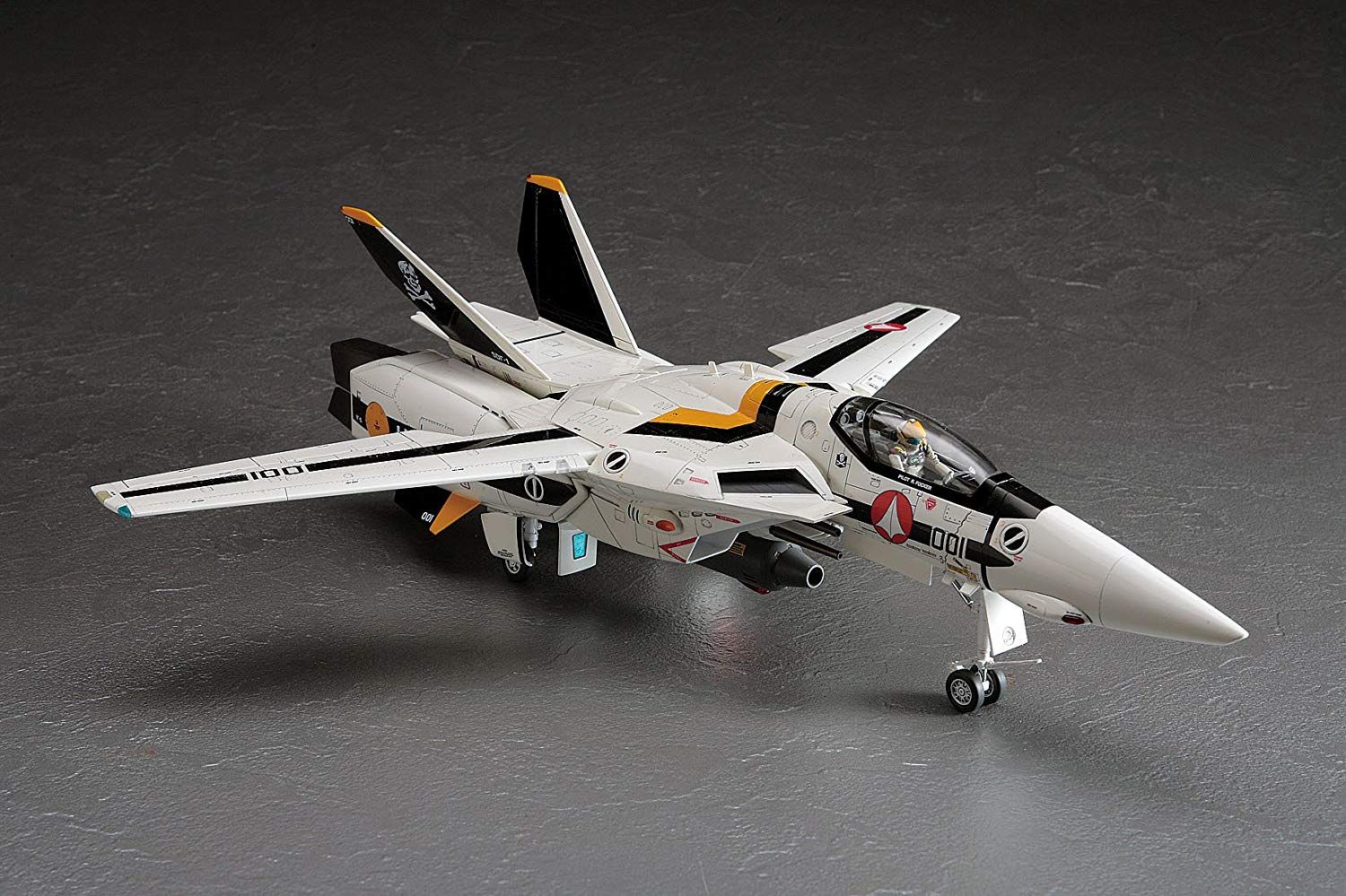 Hasegawa Macross VF-1S/A Valkyrie Skull Squad - BanzaiHobby