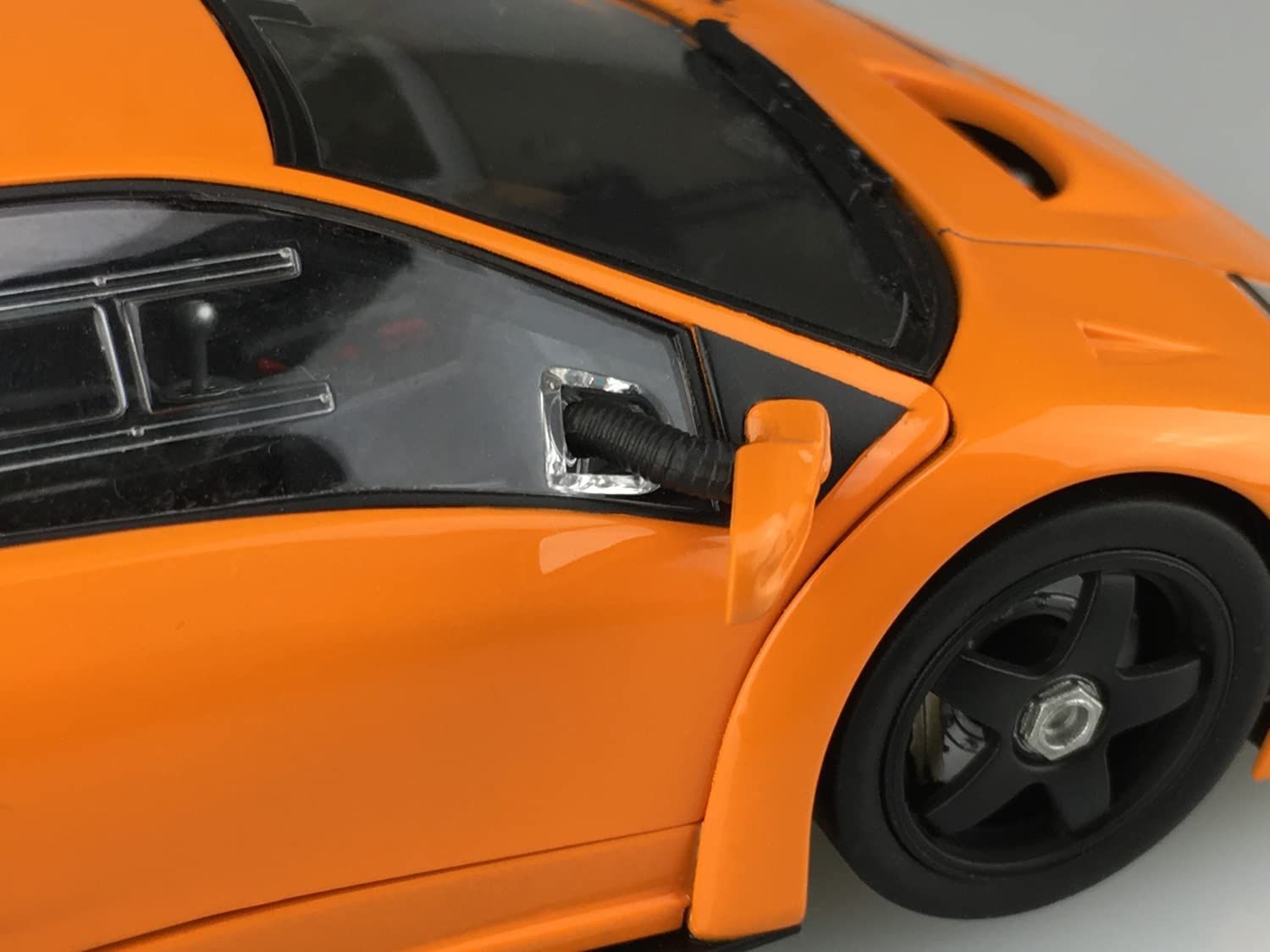 Aoshima `99 Lamborghini Diablo GTR - BanzaiHobby