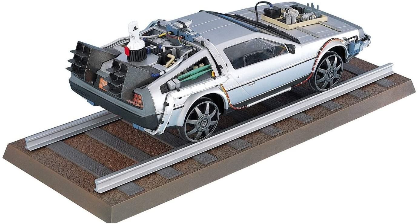 Aoshima Back to the Future De Lorean Part III & Railroad - BanzaiHobby