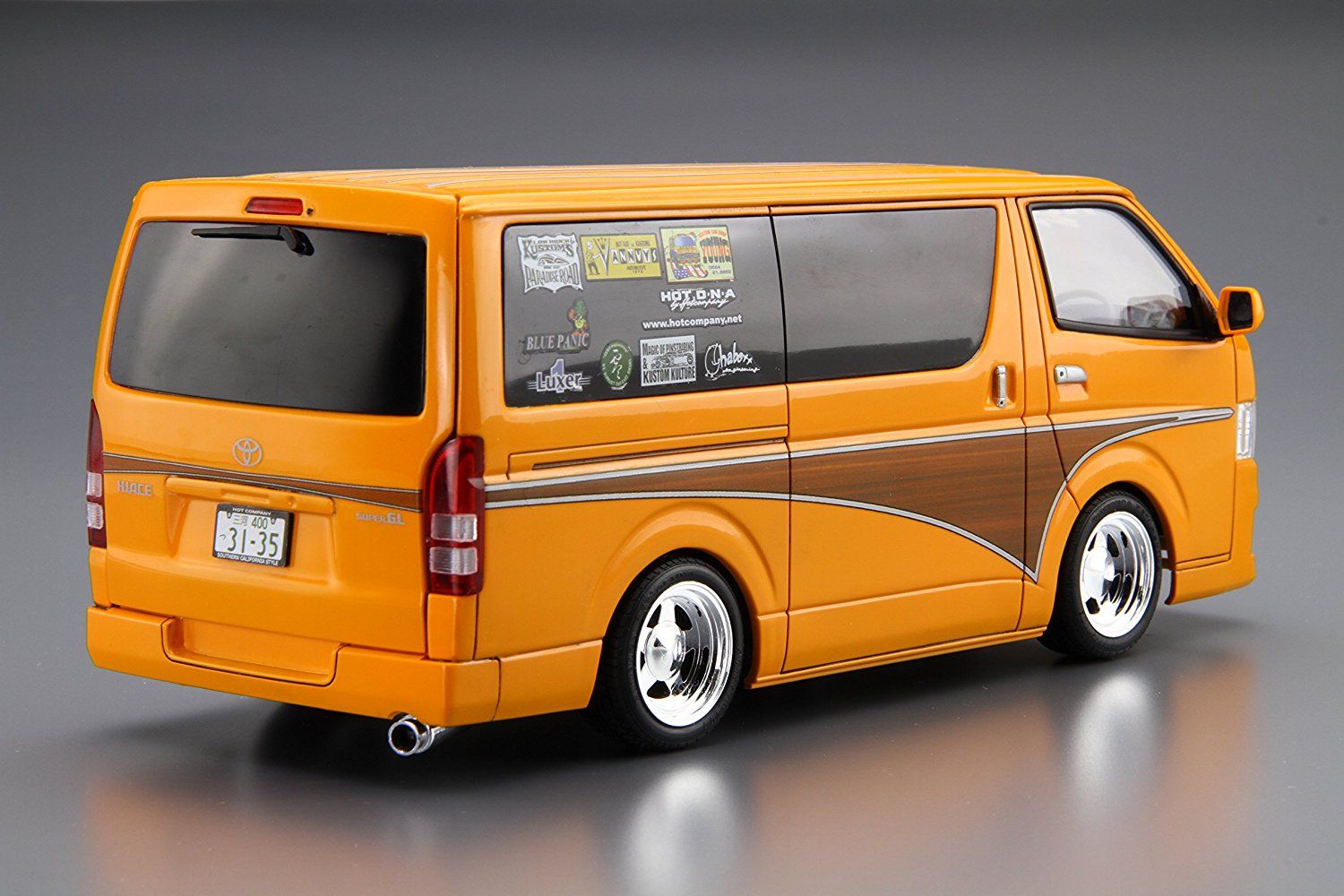 Aoshima Hot Company TRH200V Hiace '12 (Toyota) - BanzaiHobby