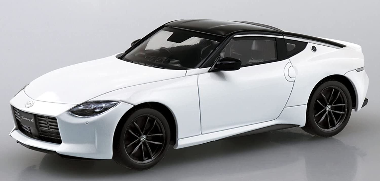 Aoshima Nissan RZ34 Fairlady Z (Prism White) - BanzaiHobby