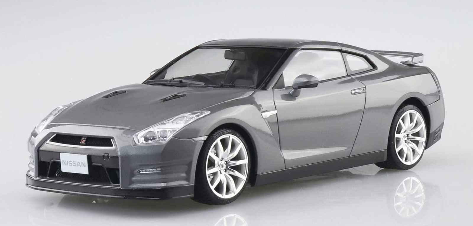Aoshima Nissn R35 GT-R `14 Dark Metal Gray - BanzaiHobby