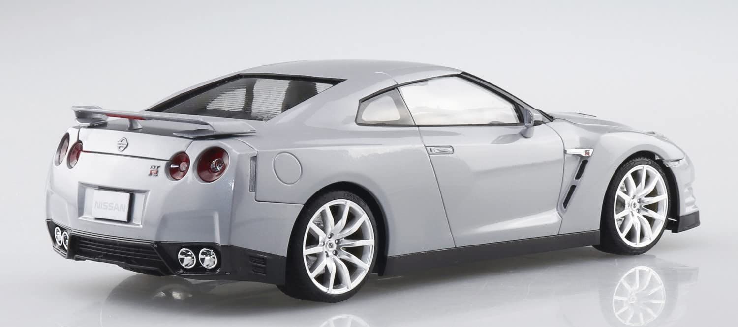 Aoshima Nissn R35 GT-R `14 Ultimate Silver Metallic - BanzaiHobby