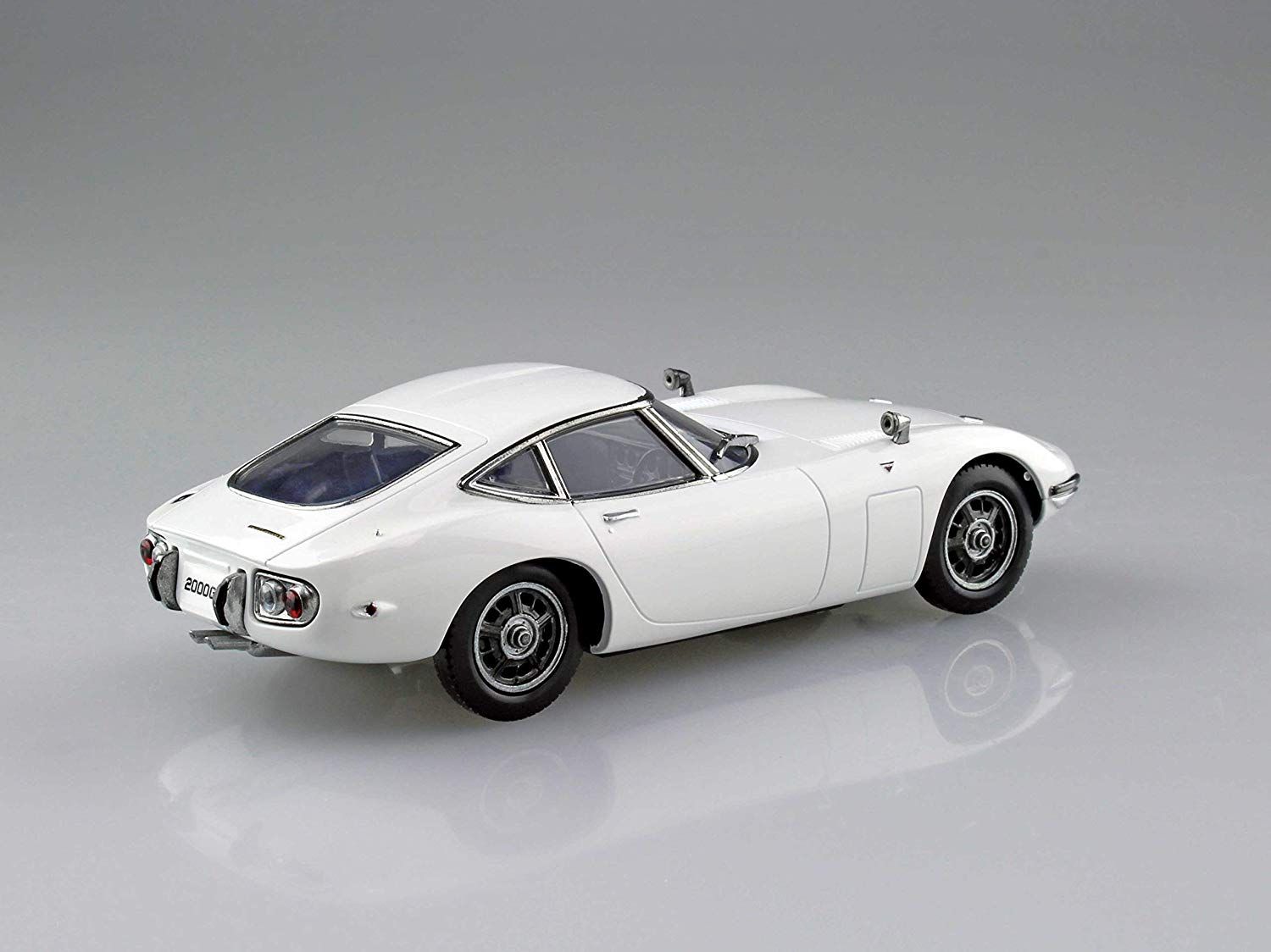 Aoshima Toyota 2000GT (Pegasus White) - BanzaiHobby