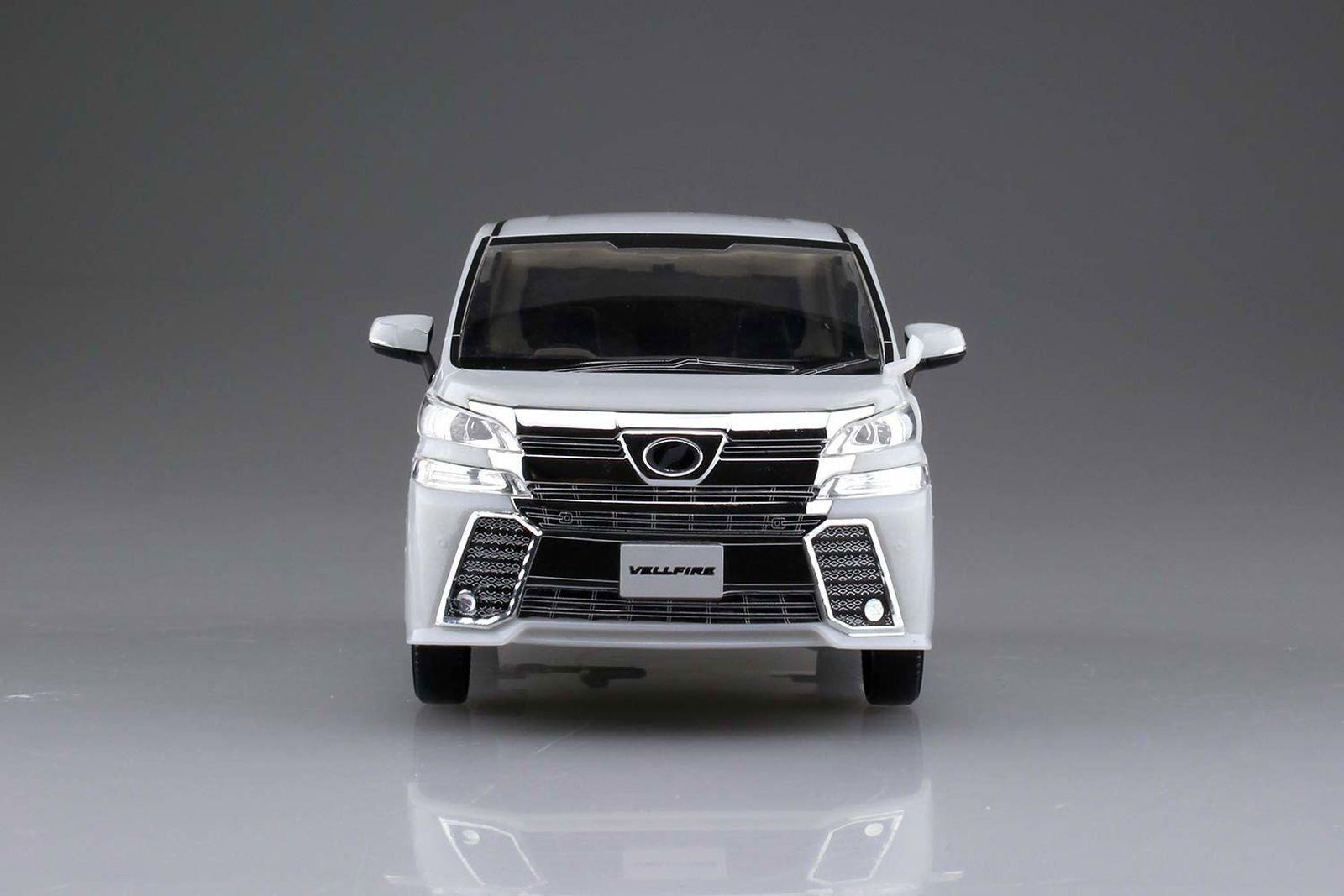 Aoshima Toyota Vellfire (White Pearl Crystal Shine) - BanzaiHobby