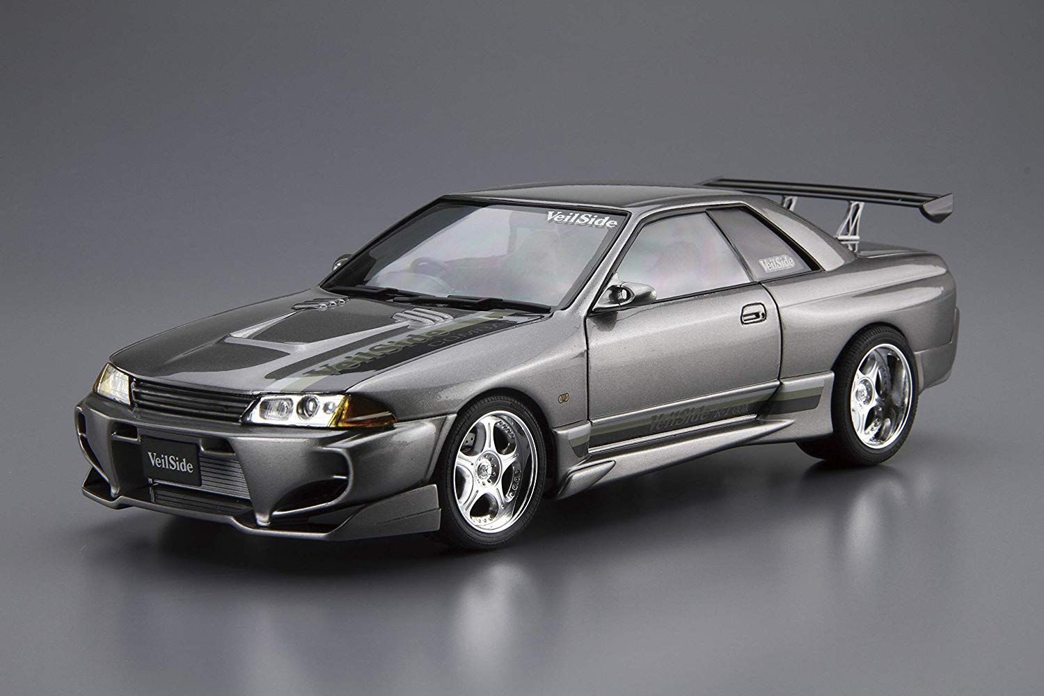 Aoshima VeilSide Combat Model BNR32 Skyline GT-R `90 (Nissan) - BanzaiHobby