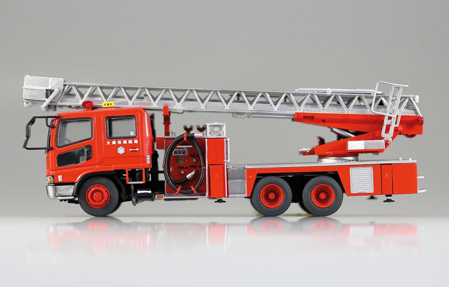 Aoshima Working Vehicle No.2 Fire Ladder Truck - BanzaiHobby