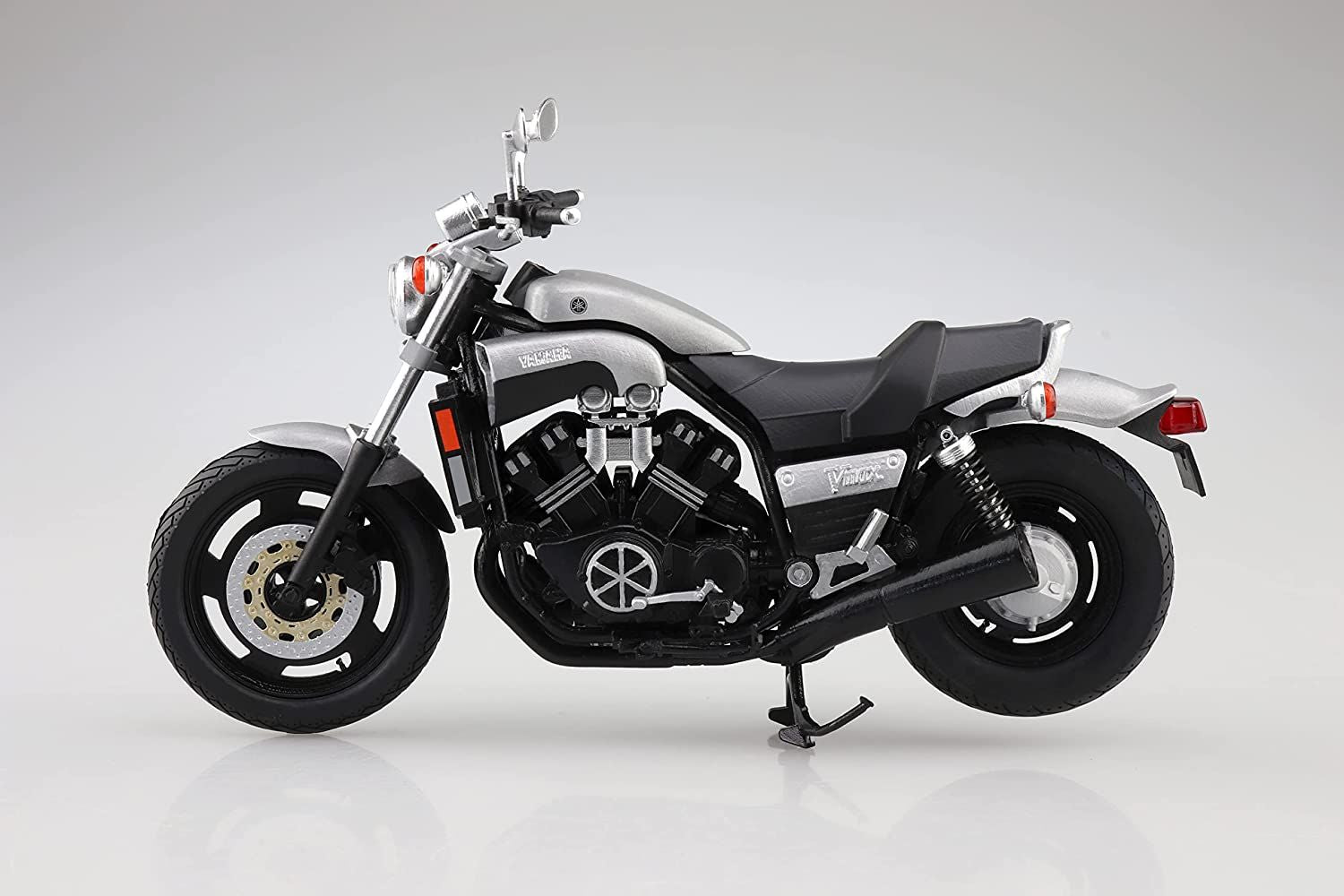 Aoshima Yamaha Vmax New Silver Dust - BanzaiHobby