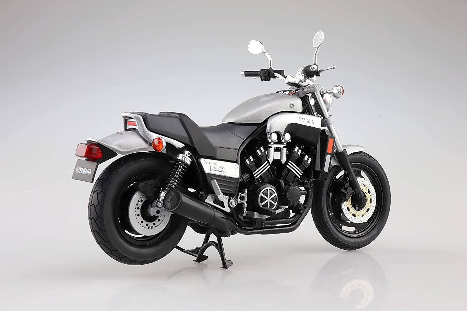 Aoshima Yamaha Vmax New Silver Dust - BanzaiHobby