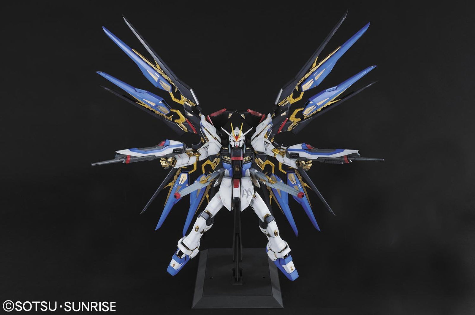 Bandai PG Strike Freedom Gundam - BanzaiHobby